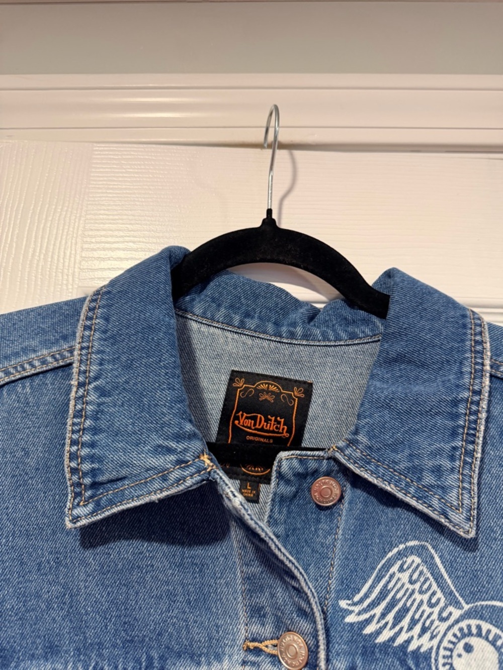 NWT Von Dutch Size L Trucker Y2K Logo Graphic Embroidered Patch Jean Jacket - Picture 5 of 15